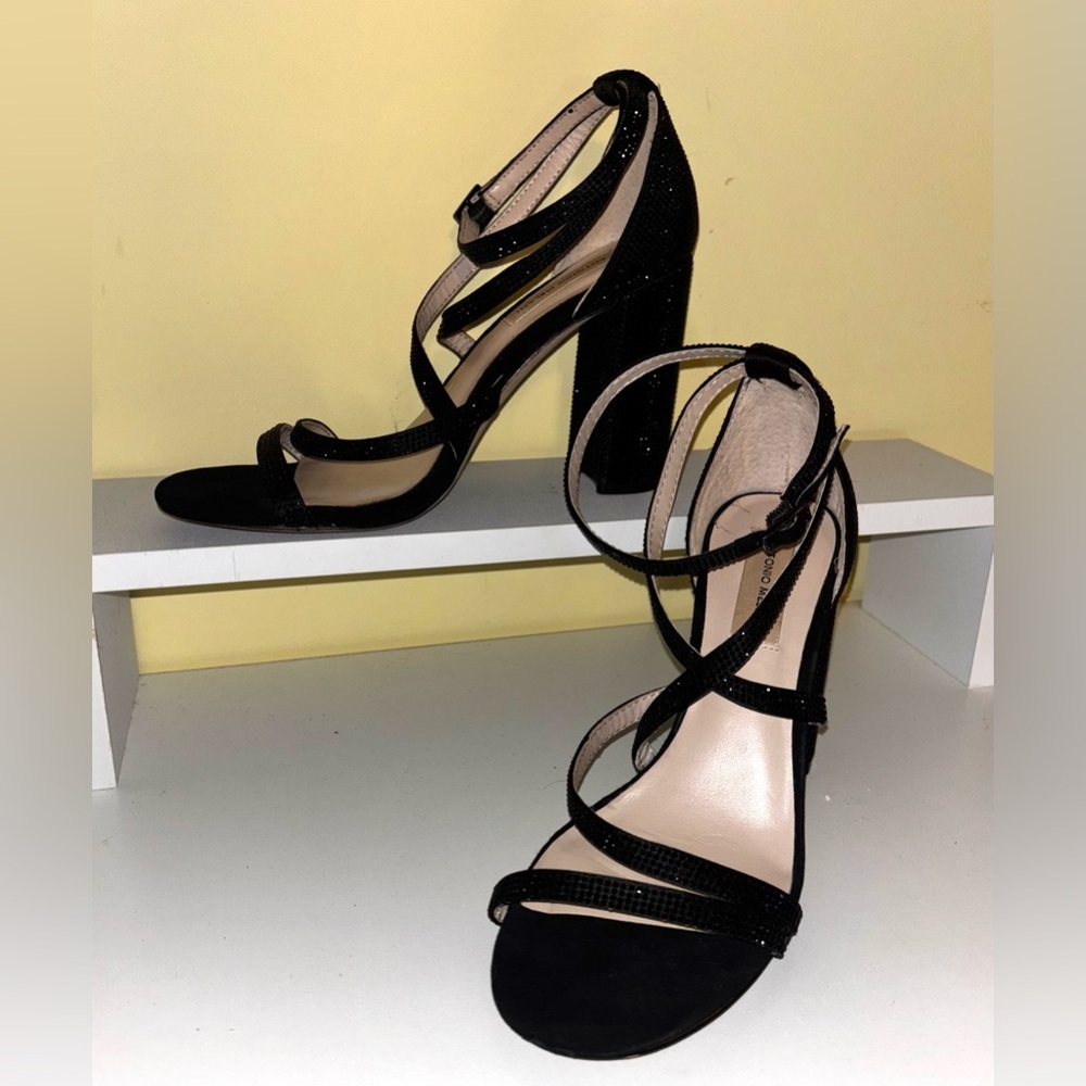 ANTONIO MELANI Black Strappy Block Heel Sandals - Picture 2 of 9